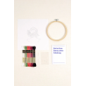 Kit de bordado Pétalos y perlas de Nathalie Weinzaepflen - dmc